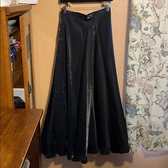 JS COLLECTIONS Full Length Black Shimmering Skirt Size 4 - Picture 1 of 5